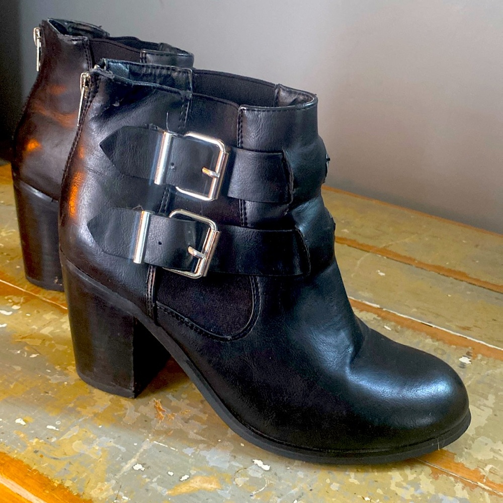 Steve Madden boots size 8